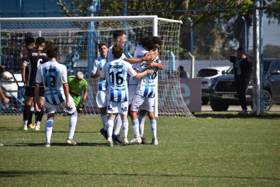 Inferiores AFA: Jornada positiva ante Talleres de Remedios de